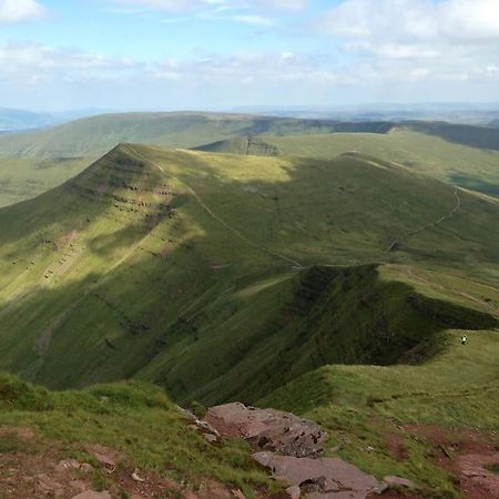 Villa Mountain Views In The Heart Of Brecon Town Esterno foto
