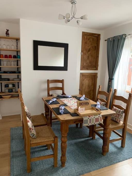 Villa Mountain Views In The Heart Of Brecon Town Esterno foto