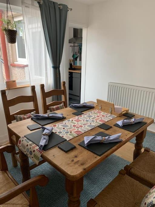 Villa Mountain Views In The Heart Of Brecon Town Esterno foto