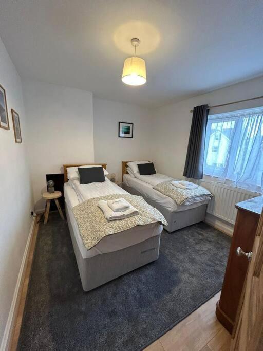 Villa Mountain Views In The Heart Of Brecon Town Esterno foto